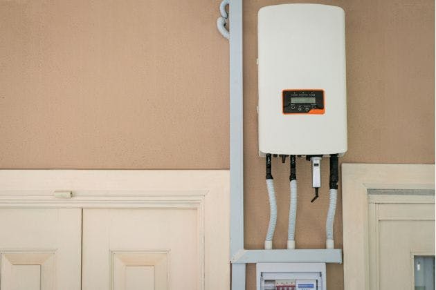 Solar inverter warning lights: what they mean and next steps